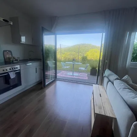 Thesmallcozyplace باد مونستريفل